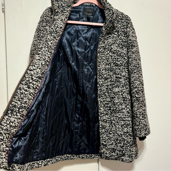 J. Crew Italian Wool Lodge Coat in Ivory/Black Speckled Boucle, Size 6 - Picture 10 of 14